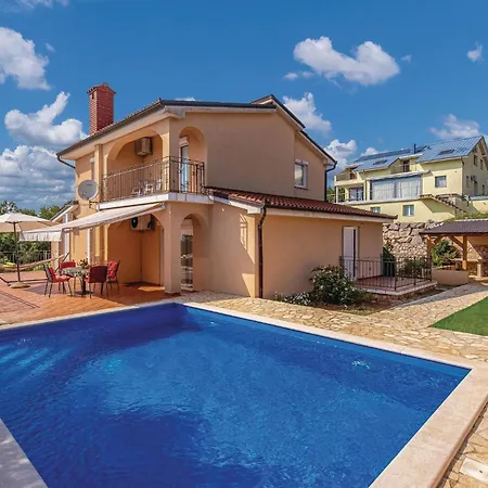 Nyaraló Awesome In With Outdoor Swimming Pool *