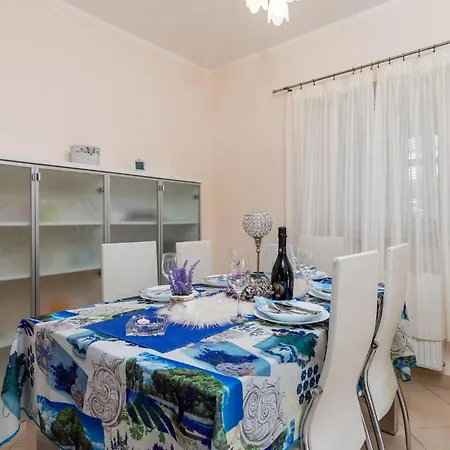 Awesome In With Outdoor Swimming Pool * Šmrika
