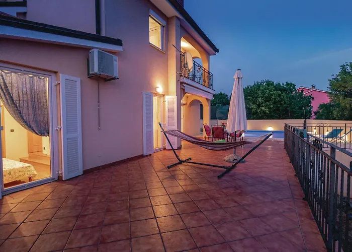 Stunning In Tatil Evi Šmrika