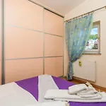 Prázdninový dům Awesome In Šmrika