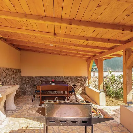 Holiday home Awesome In With Outdoor Swimming Pool